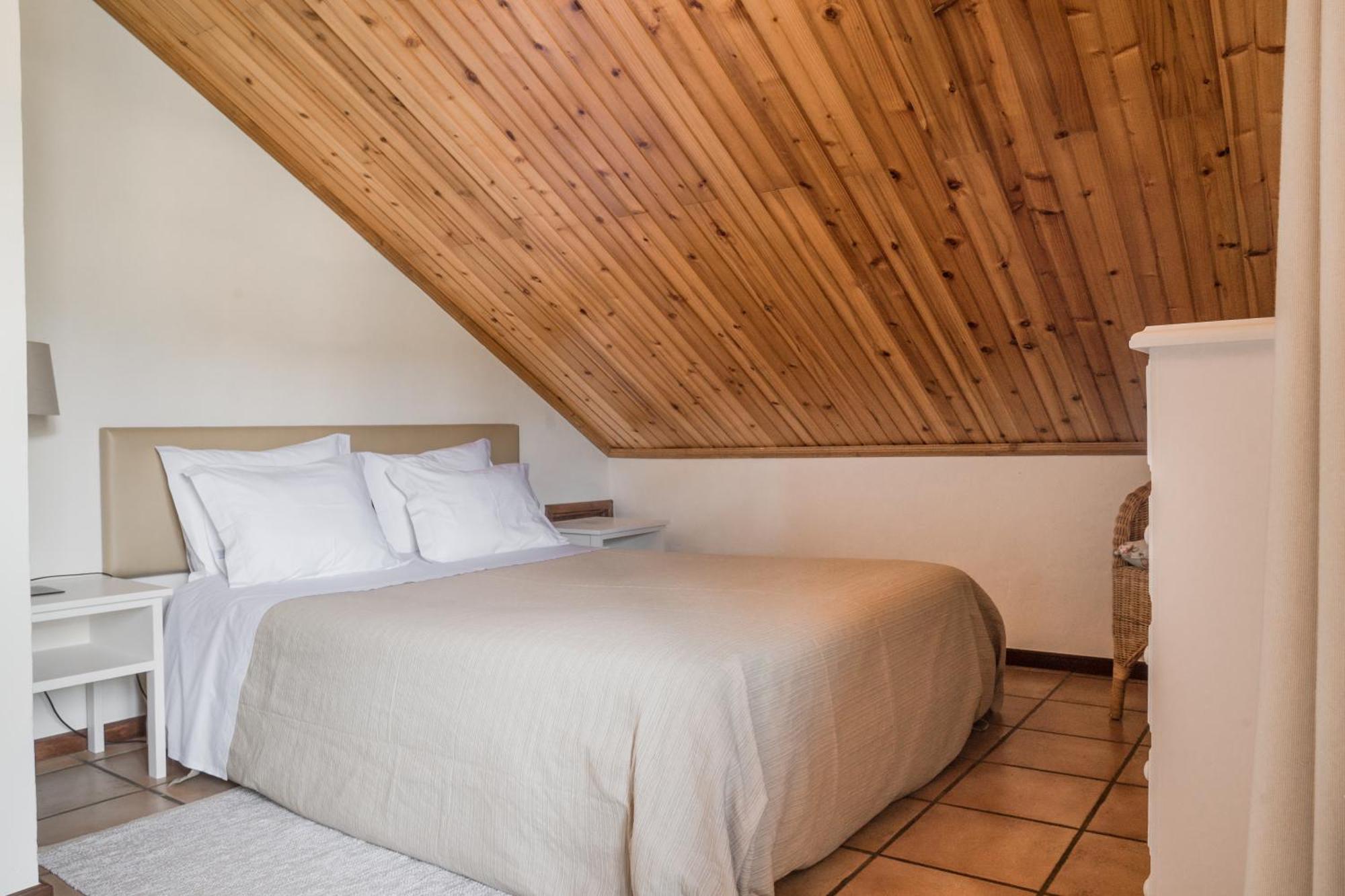 Casas De Campo Do Pomar B&B - Self Check-In Сантана Номер фото