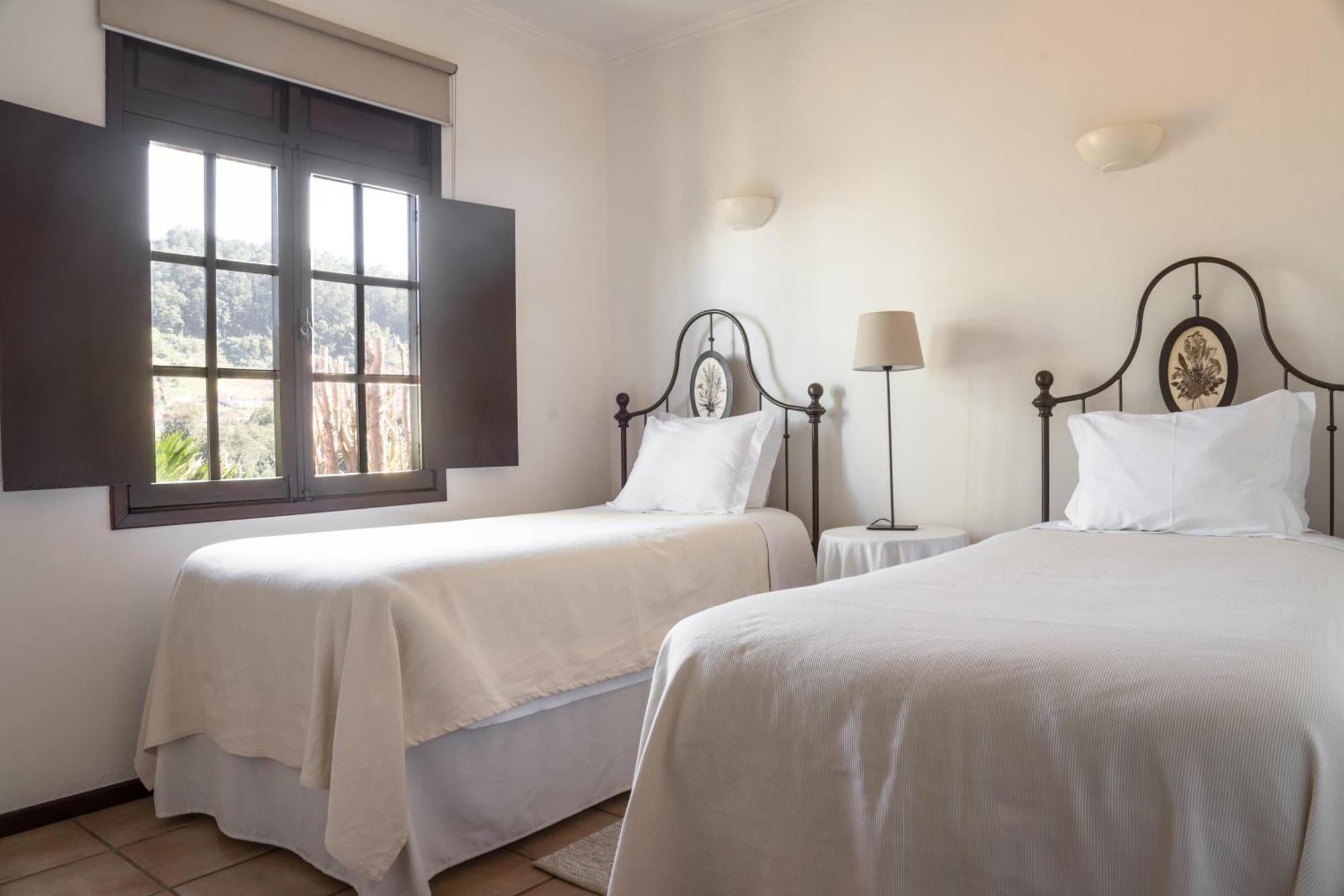 Casas De Campo Do Pomar B&B - Self Check-In Сантана Номер фото