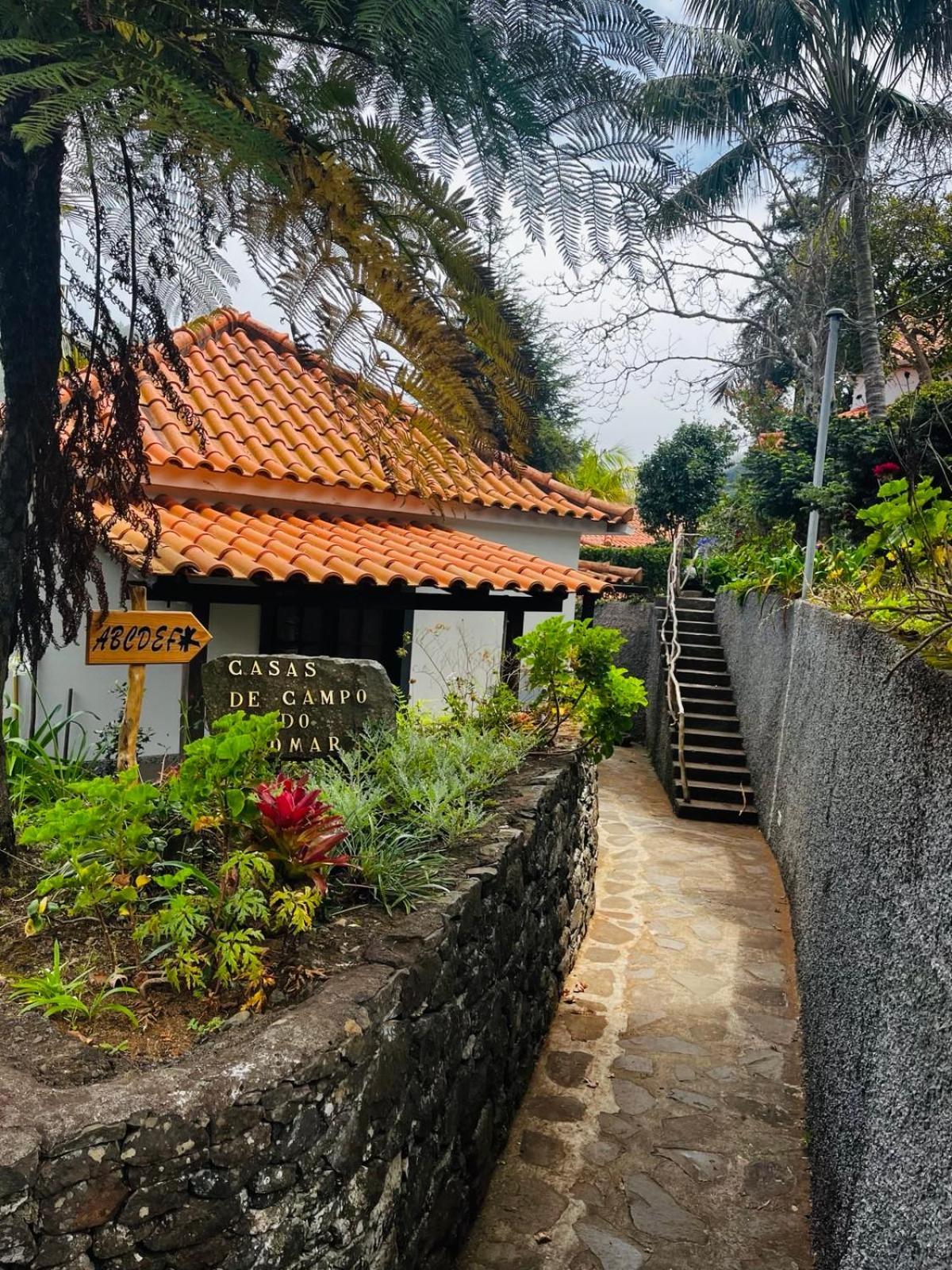 Casas De Campo Do Pomar B&B - Self Check-In Сантана Экстерьер фото
